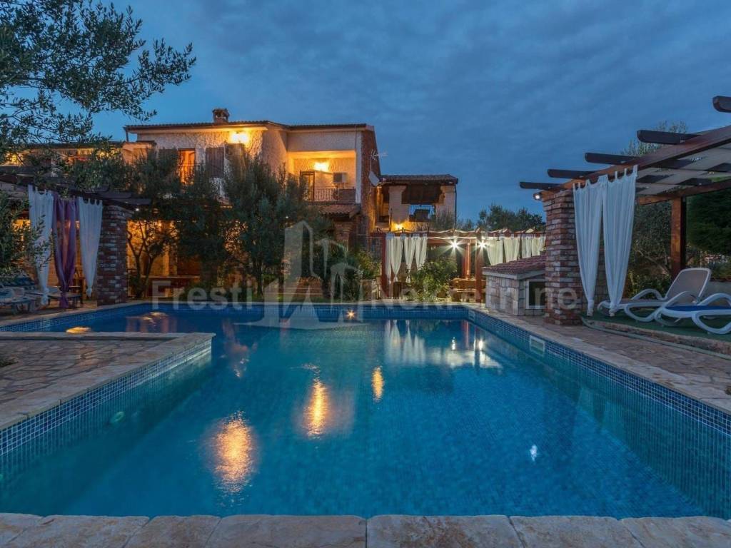 Apartmanska kuća, Prodaja, Vir, Vir