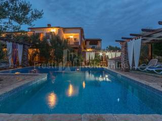 Apartmanska kuća, Prodaja, Vir, Vir