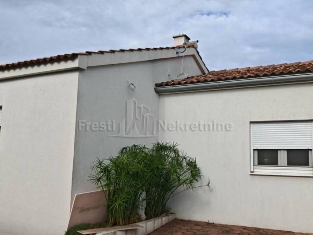 Kuca prizemnica, Prodaja, Policnik, Briševo