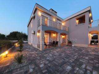 Apartmanska kuća, Prodaja, Privlaka, Privlaka