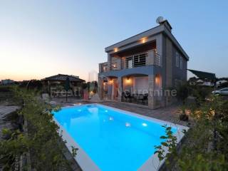 Apartmanska kuća, Prodaja, Privlaka, Privlaka