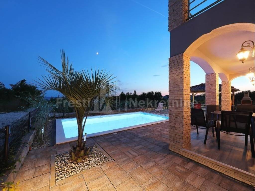 Apartmanska kuća, Prodaja, Privlaka, Privlaka