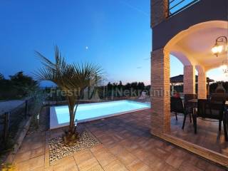 Apartmanska kuća, Prodaja, Privlaka, Privlaka