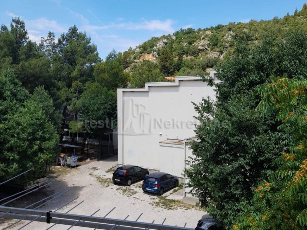 Stan u zgradi, Prodaja, Obrovac, Obrovac