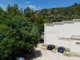 Stan u zgradi, Prodaja, Obrovac, Obrovac