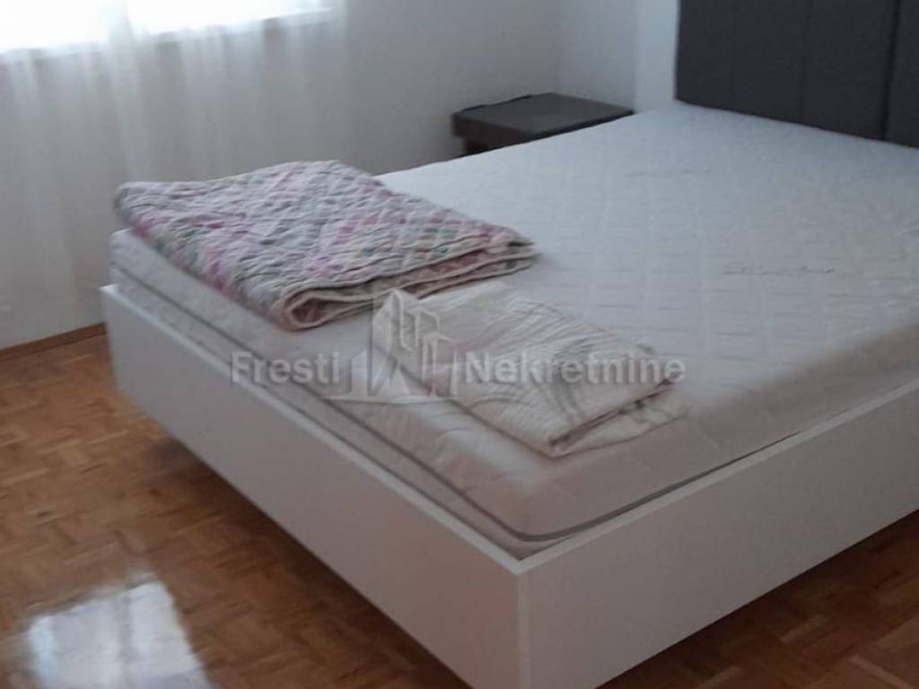 Stan u zgradi, Prodaja, Obrovac, Obrovac