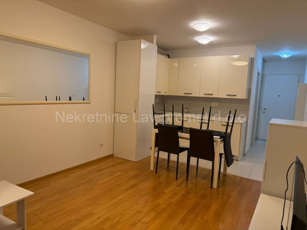 Stan u zgradi, Prodaja, Split, Split