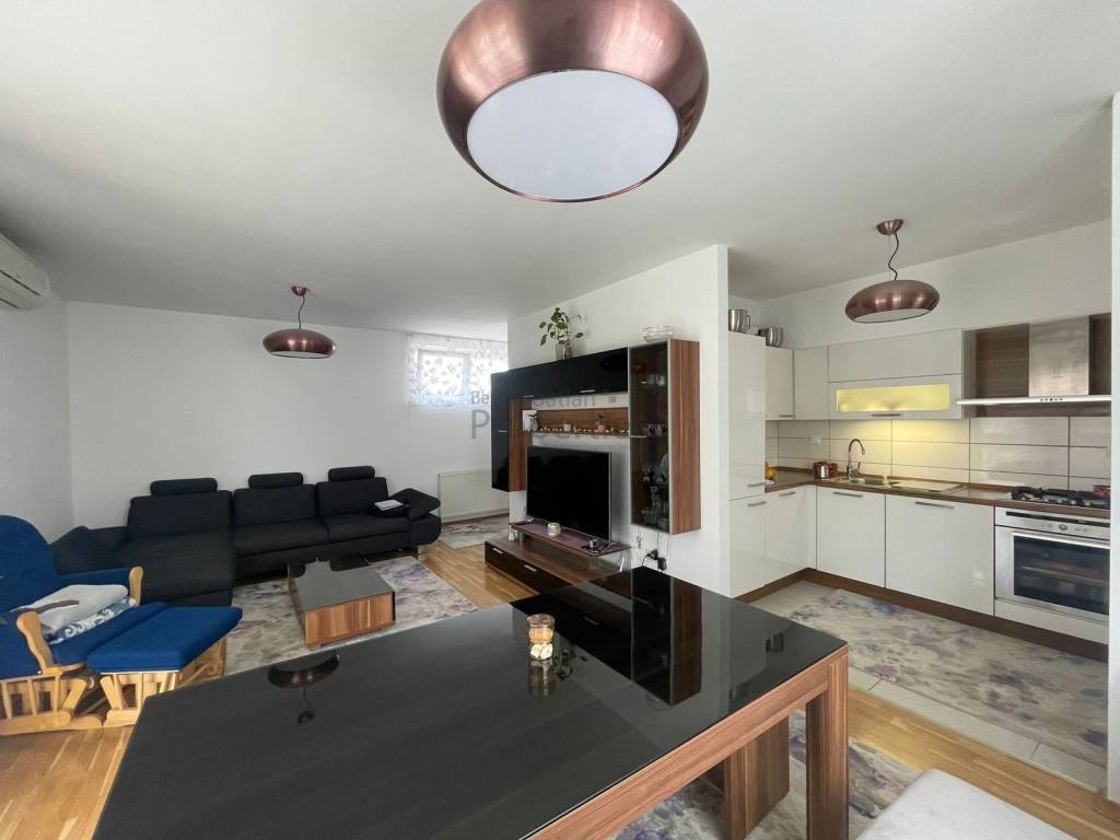 Stan u zgradi, Prodaja, Zagreb, Gornja Dubrava