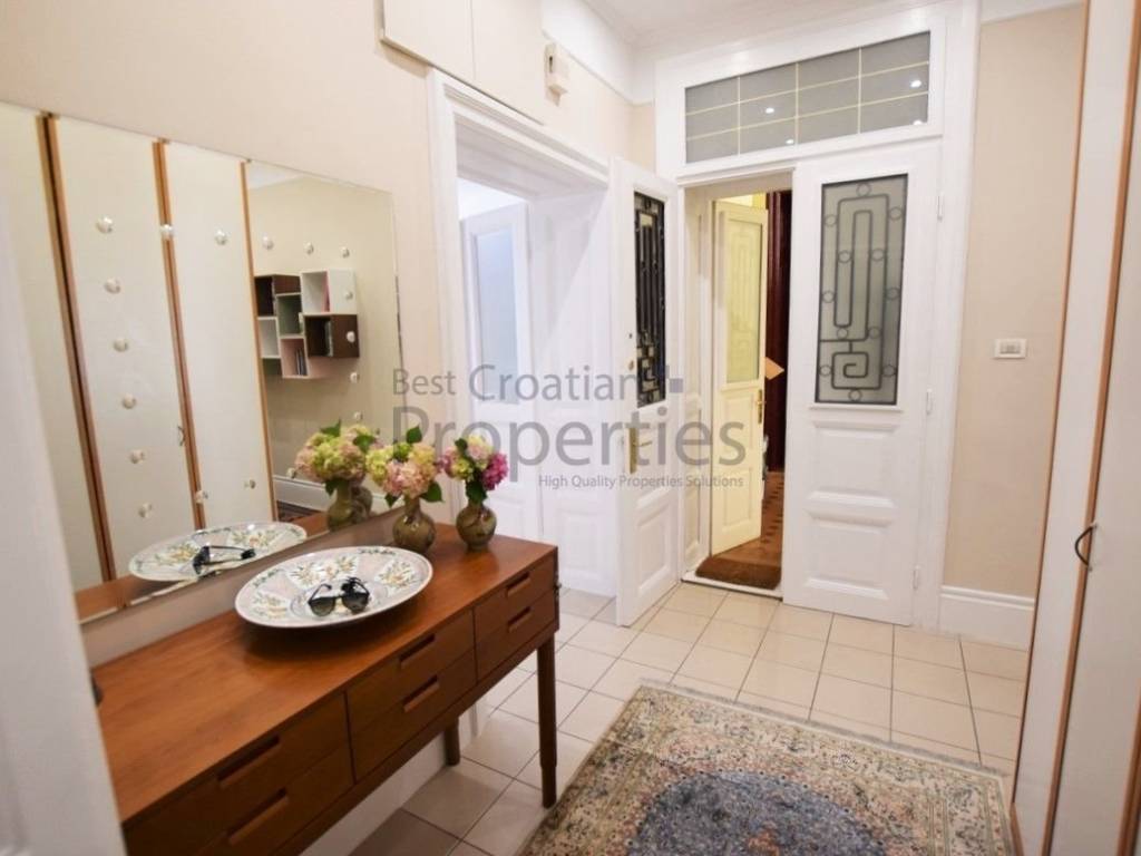 Stan u zgradi, Najam, Zagreb, Gornji Grad - Medveščak