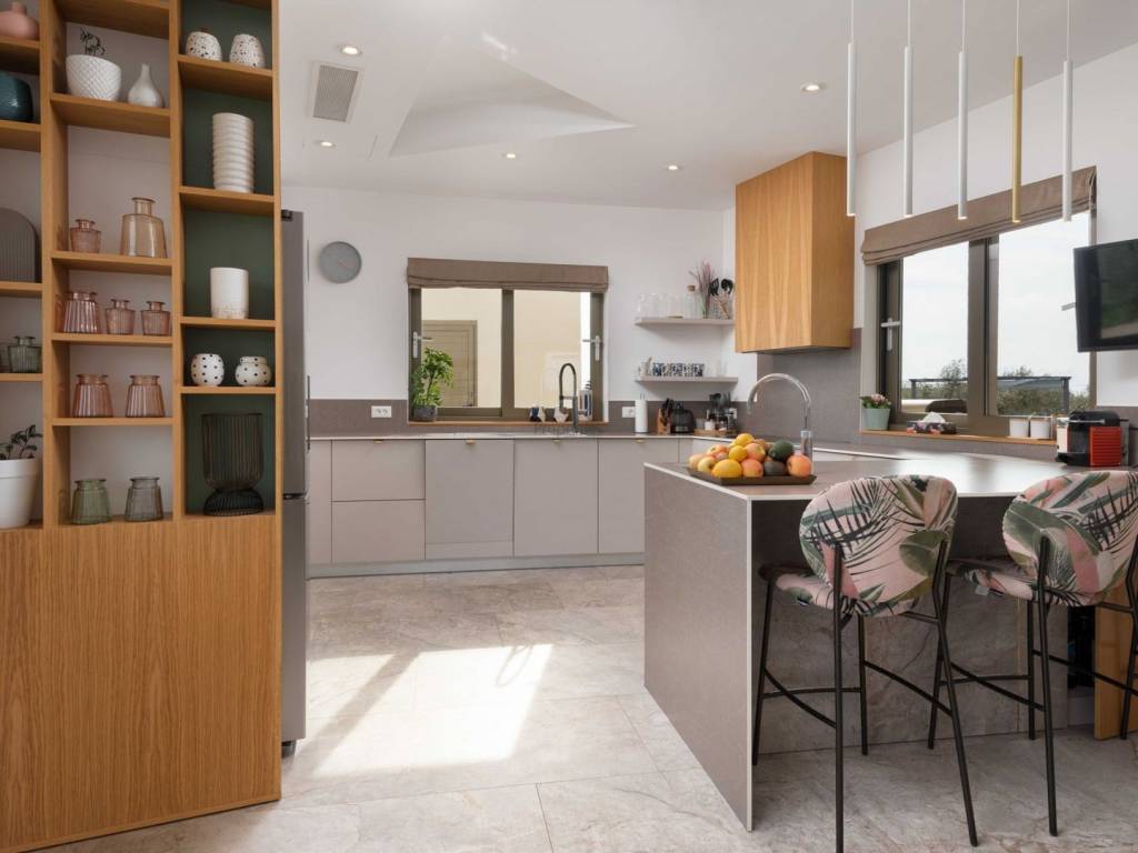 Vila, Prodaja, Zemunik donji, Smoković