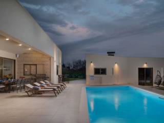 Vila, Prodaja, Zemunik donji, Smoković