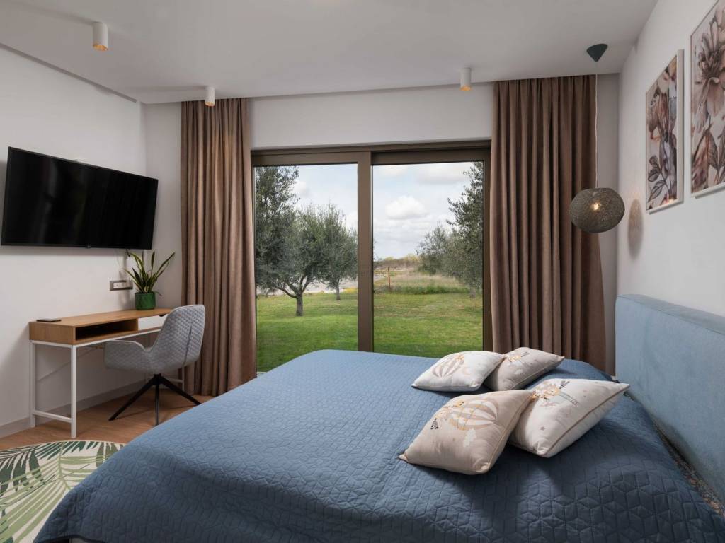 Vila, Prodaja, Zemunik donji, Smoković