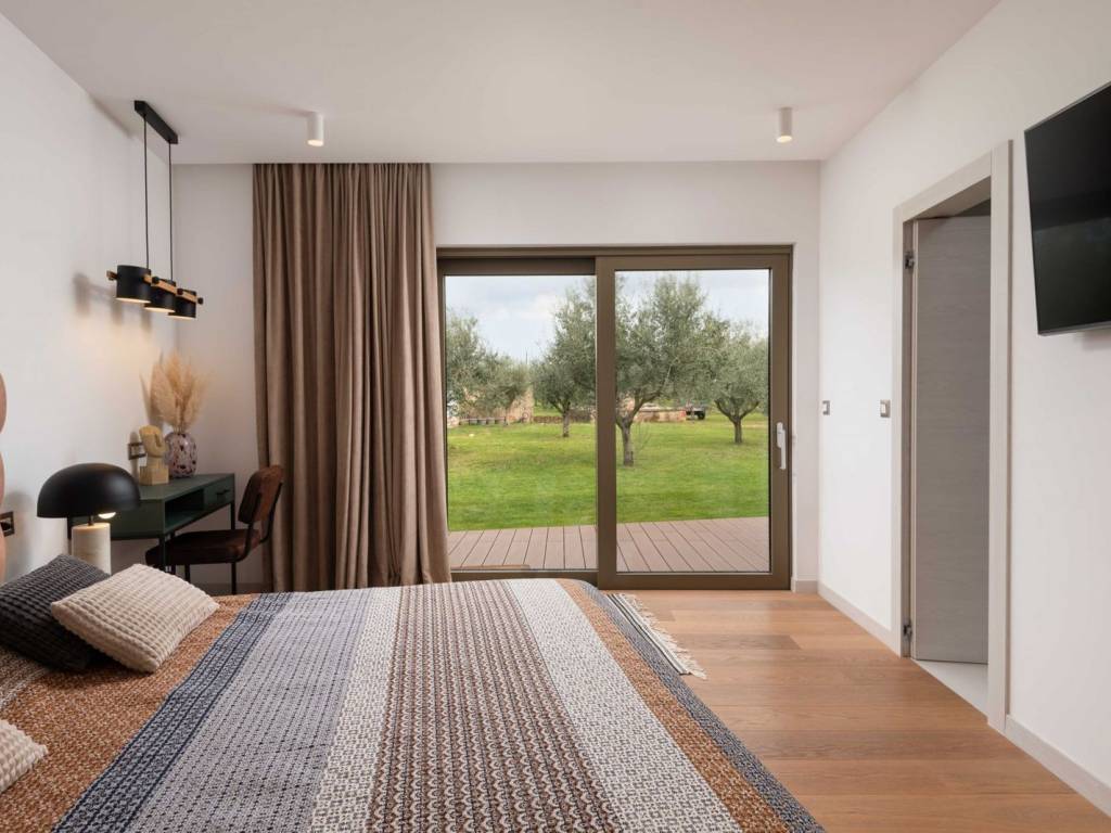 Vila, Prodaja, Zemunik donji, Smoković