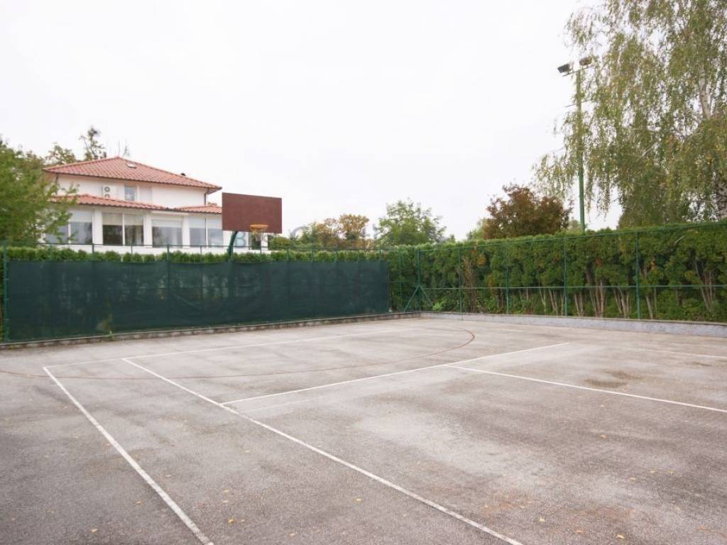 Vila, Prodaja, Stupnik, Donji Stupnik