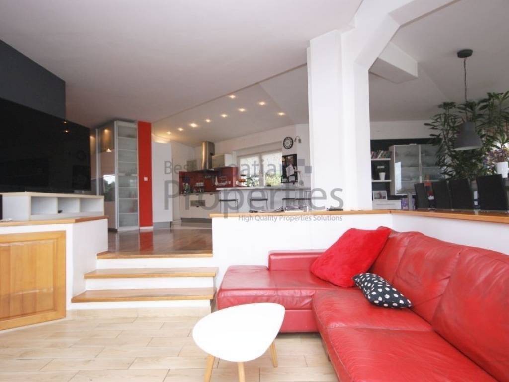 Vila, Prodaja, Stupnik, Donji Stupnik