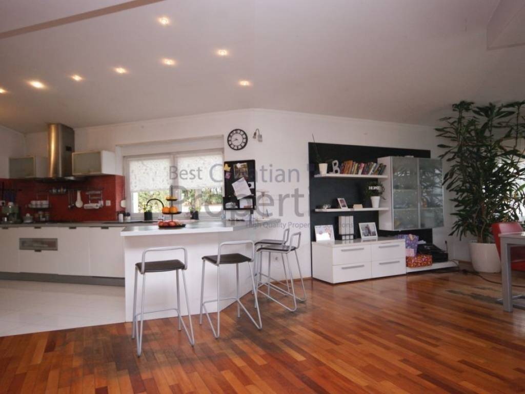 Vila, Prodaja, Stupnik, Donji Stupnik