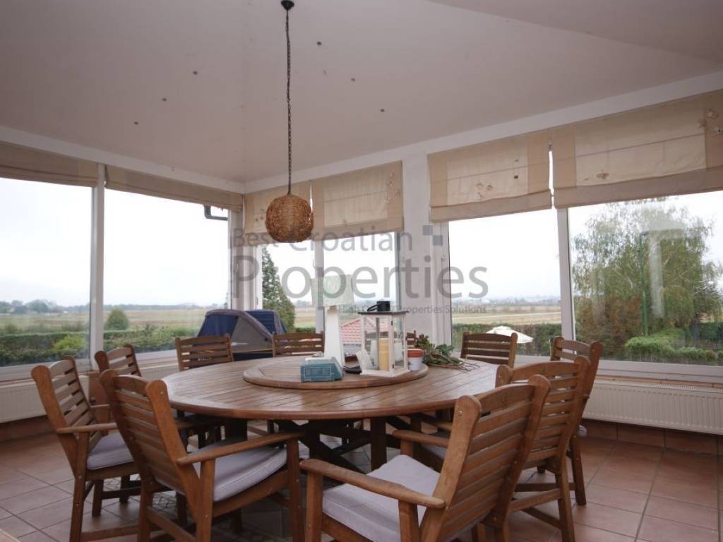 Vila, Prodaja, Stupnik, Donji Stupnik