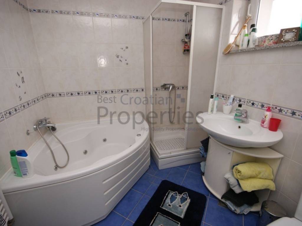 Vila, Prodaja, Stupnik, Donji Stupnik