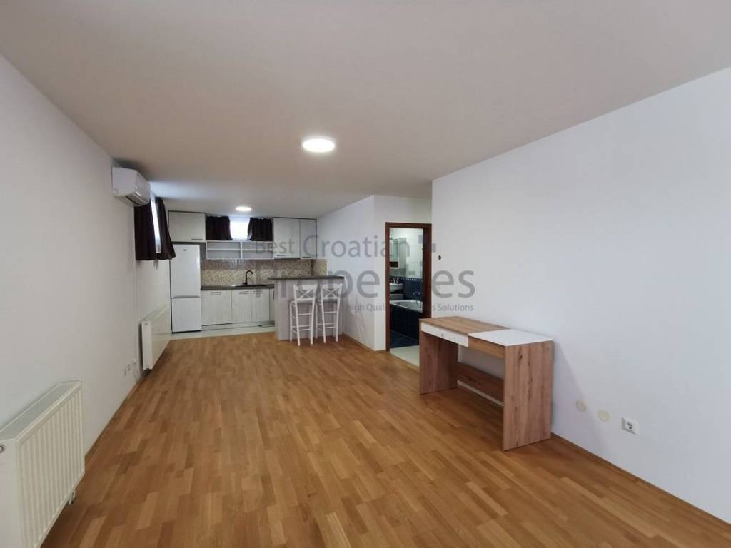 Stan u zgradi, Prodaja, Zagreb, Sesvete