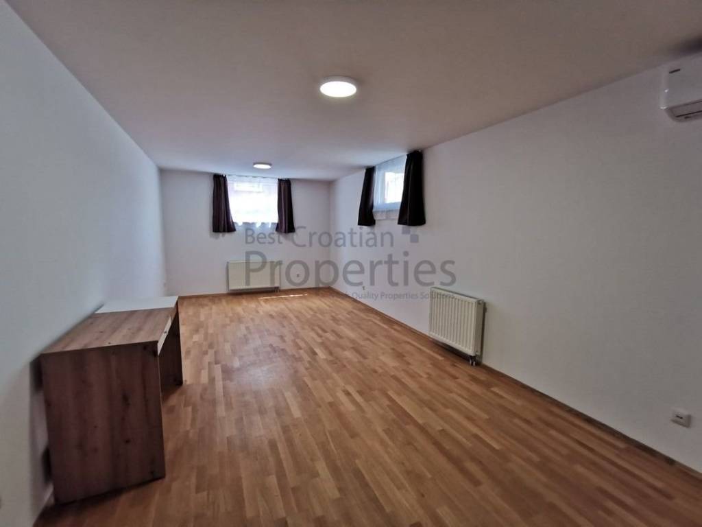 Stan u zgradi, Prodaja, Zagreb, Sesvete