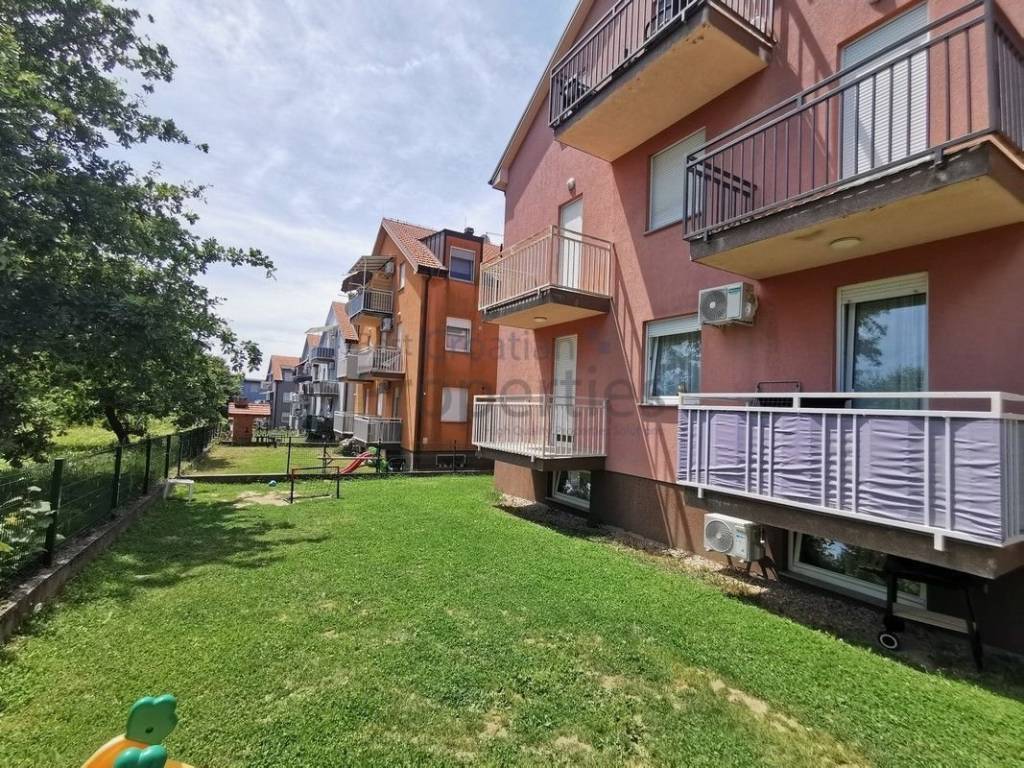 Stan u zgradi, Prodaja, Zagreb, Sesvete