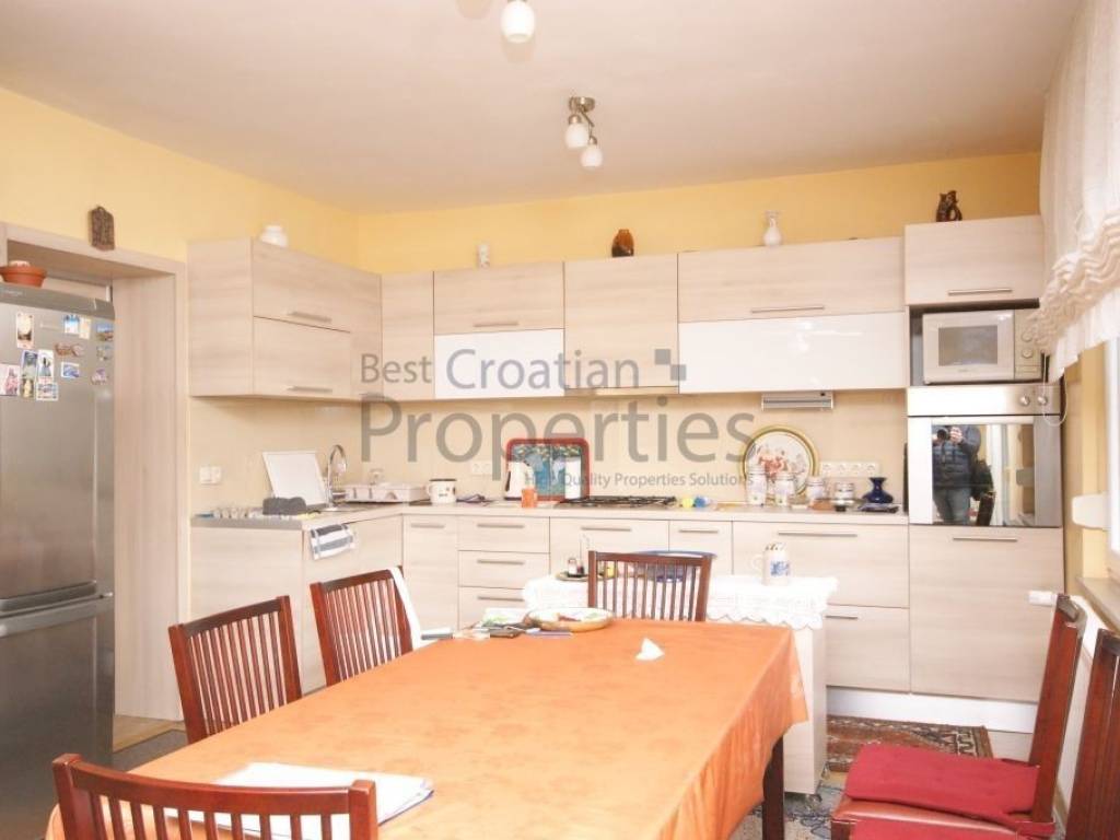 Obiteljska kuća, Prodaja, Zagreb, Sesvete