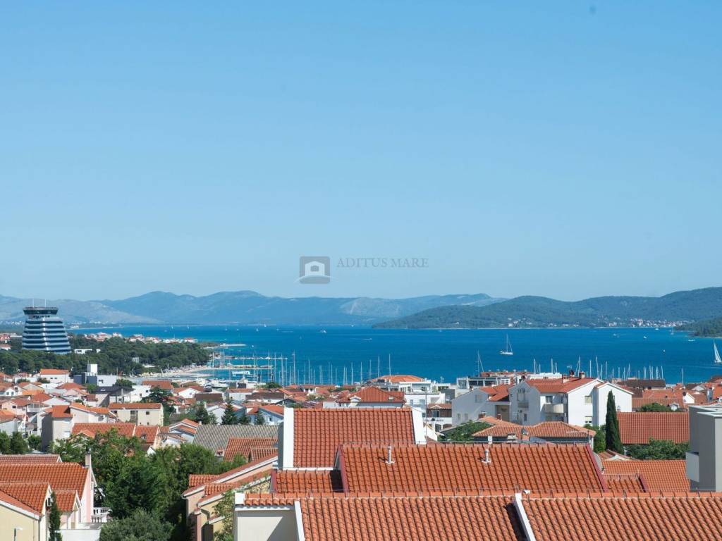 Stan u zgradi, Najam, Vodice, Vodice