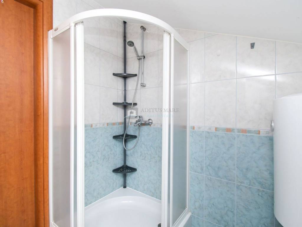 Stan u zgradi, Najam, Vodice, Vodice