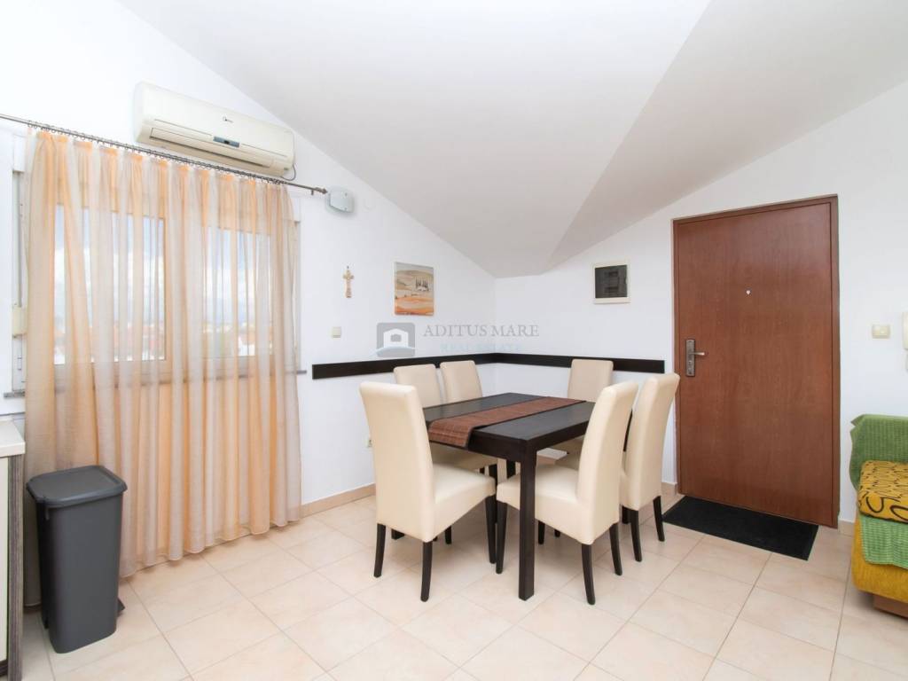 Stan u zgradi, Najam, Vodice, Vodice