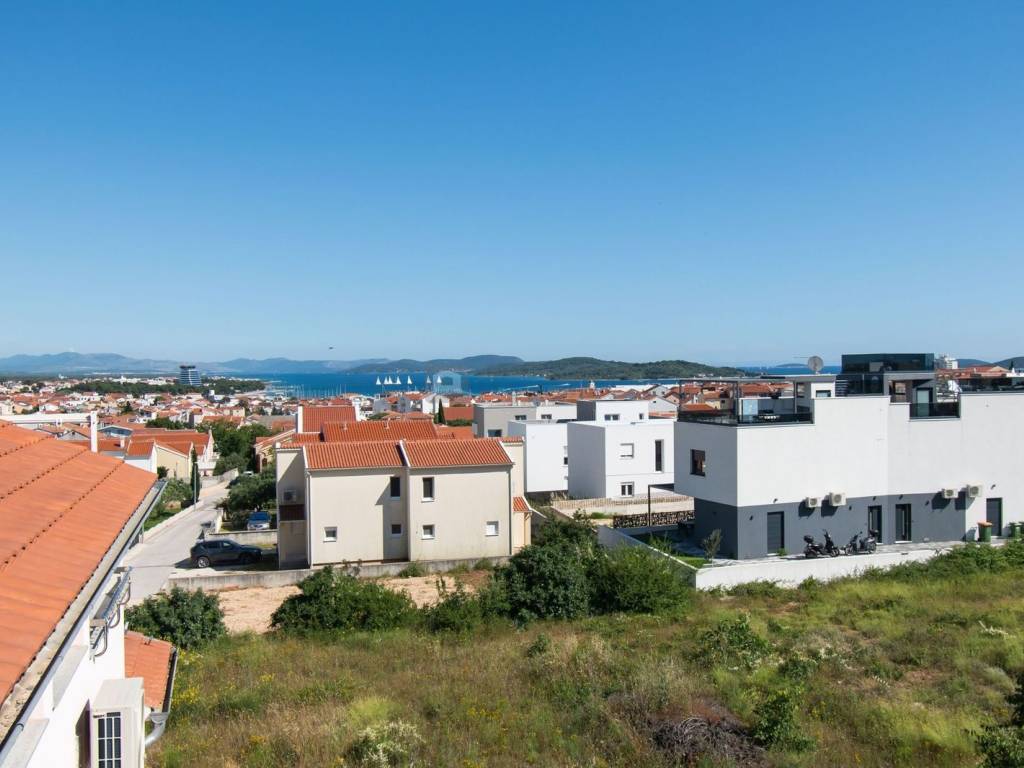 Stan u zgradi, Najam, Vodice, Vodice