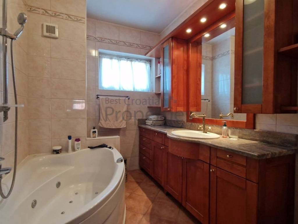 Dvojna kuća, Prodaja, Zagreb, Maksimir