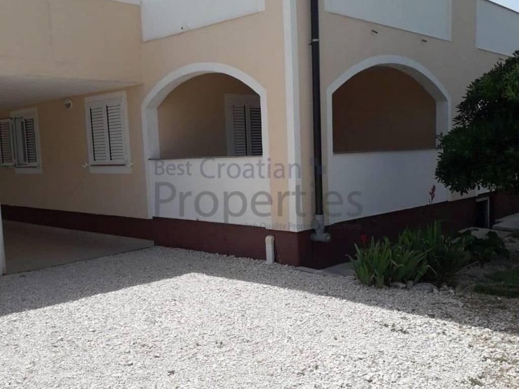 Apartman na moru, Prodaja, Vir, Vir