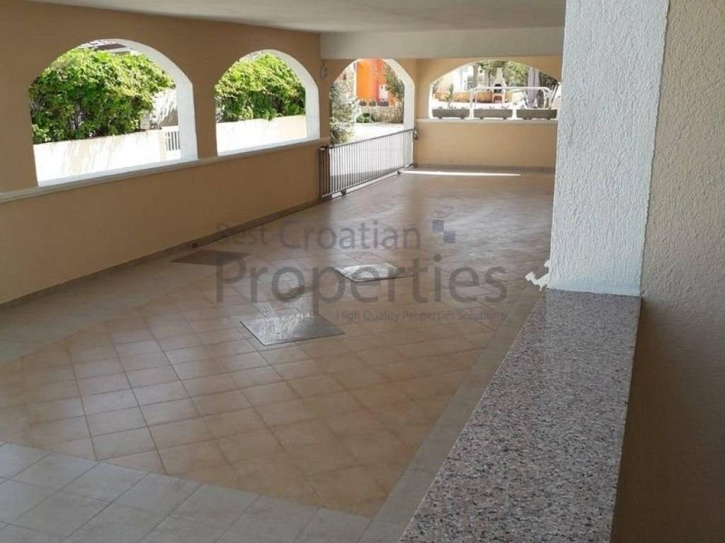 Apartman na moru, Prodaja, Vir, Vir