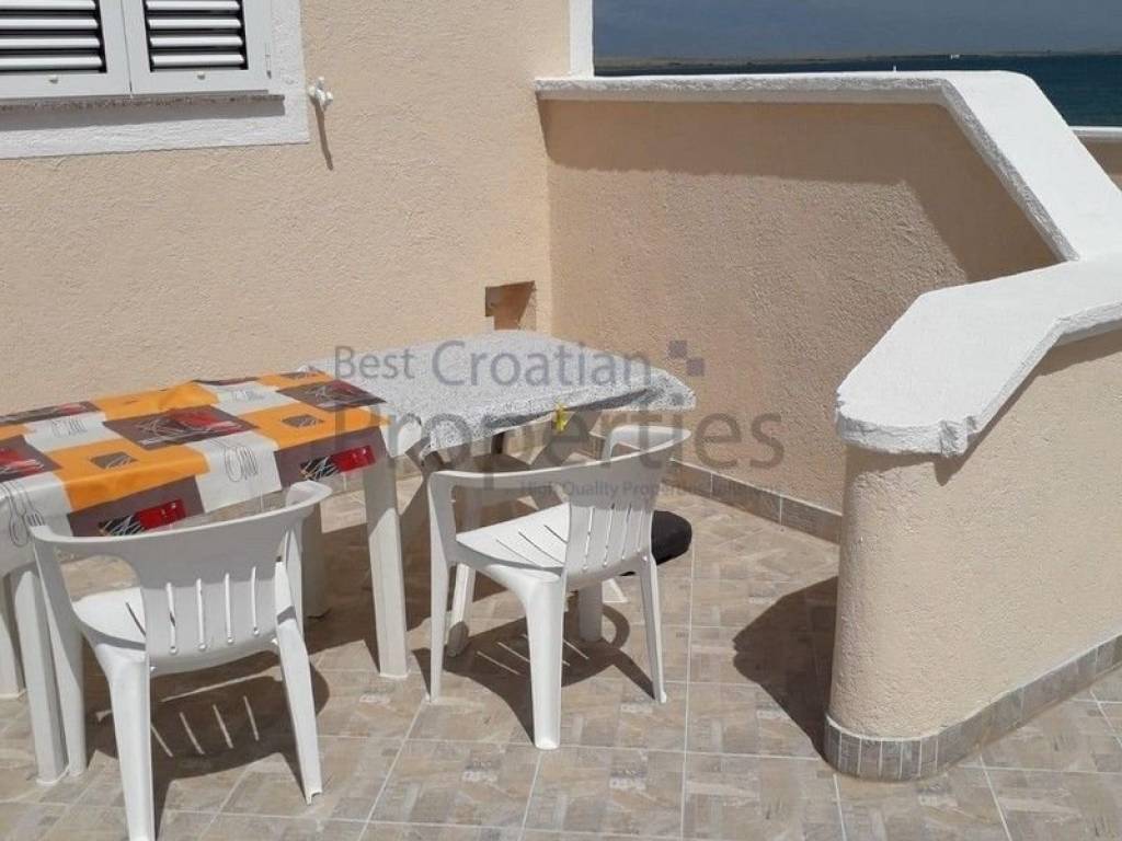 Apartman na moru, Prodaja, Vir, Vir