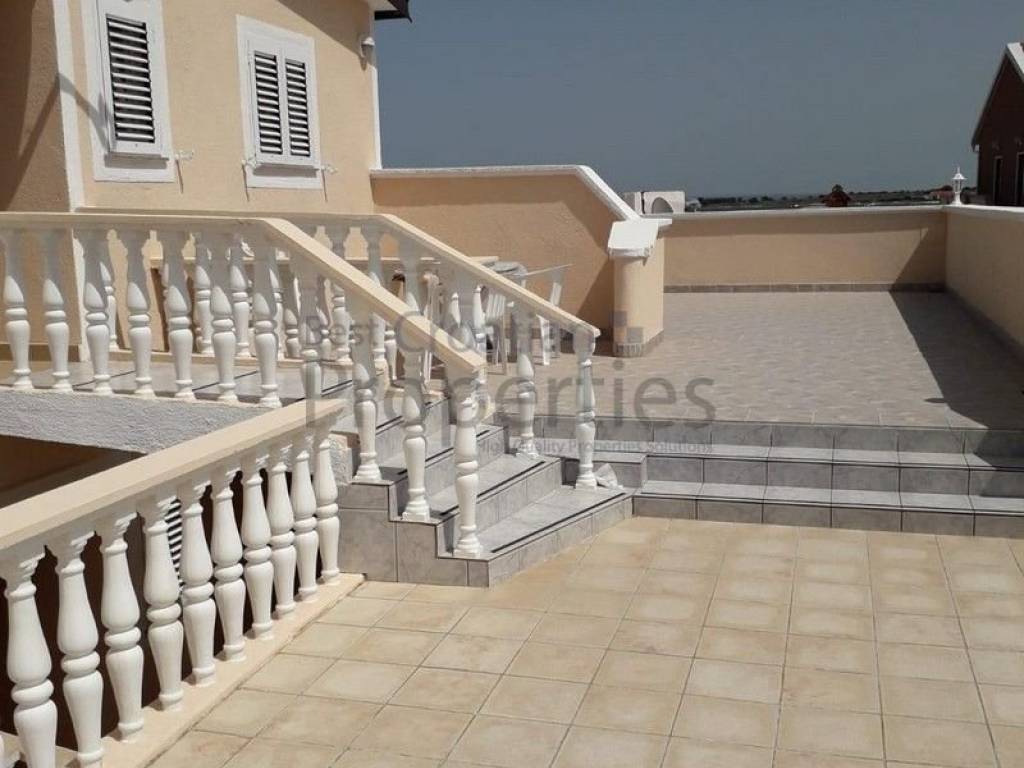 Apartman na moru, Prodaja, Vir, Vir