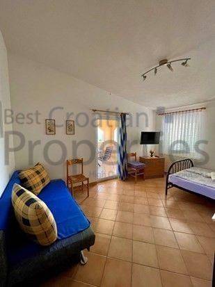 Apartman na moru, Prodaja, Vir, Vir
