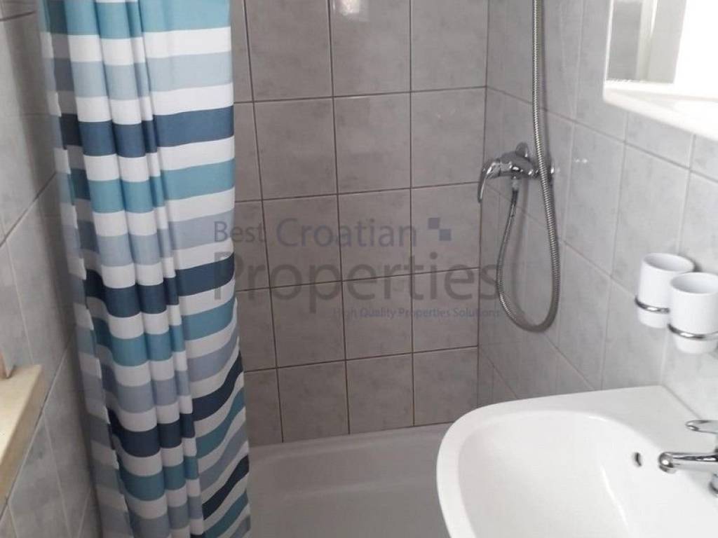 Apartman na moru, Prodaja, Vir, Vir