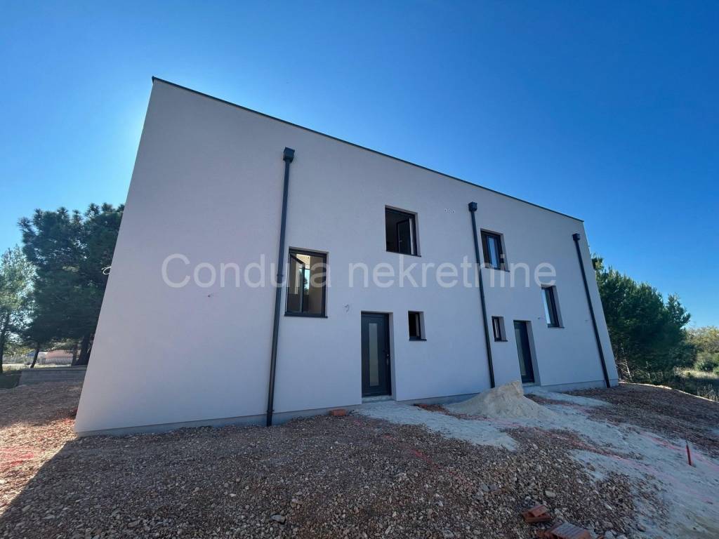 Dvojna kuća, Prodaja, Privlaka, Privlaka