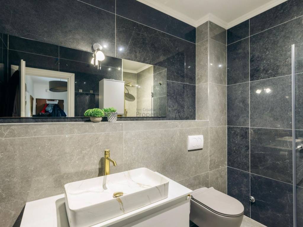 Stan u zgradi, Prodaja, Sveti Filip i Jakov, Turanj