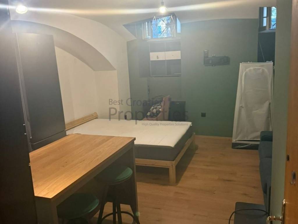 Stan u zgradi, Najam, Zagreb, Gornji Grad - Medveščak