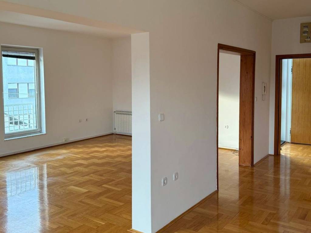 Poslovna zgrada, Najam, Zagreb, Stenjevec