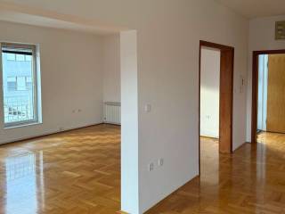 Poslovna zgrada, Najam, Zagreb, Stenjevec