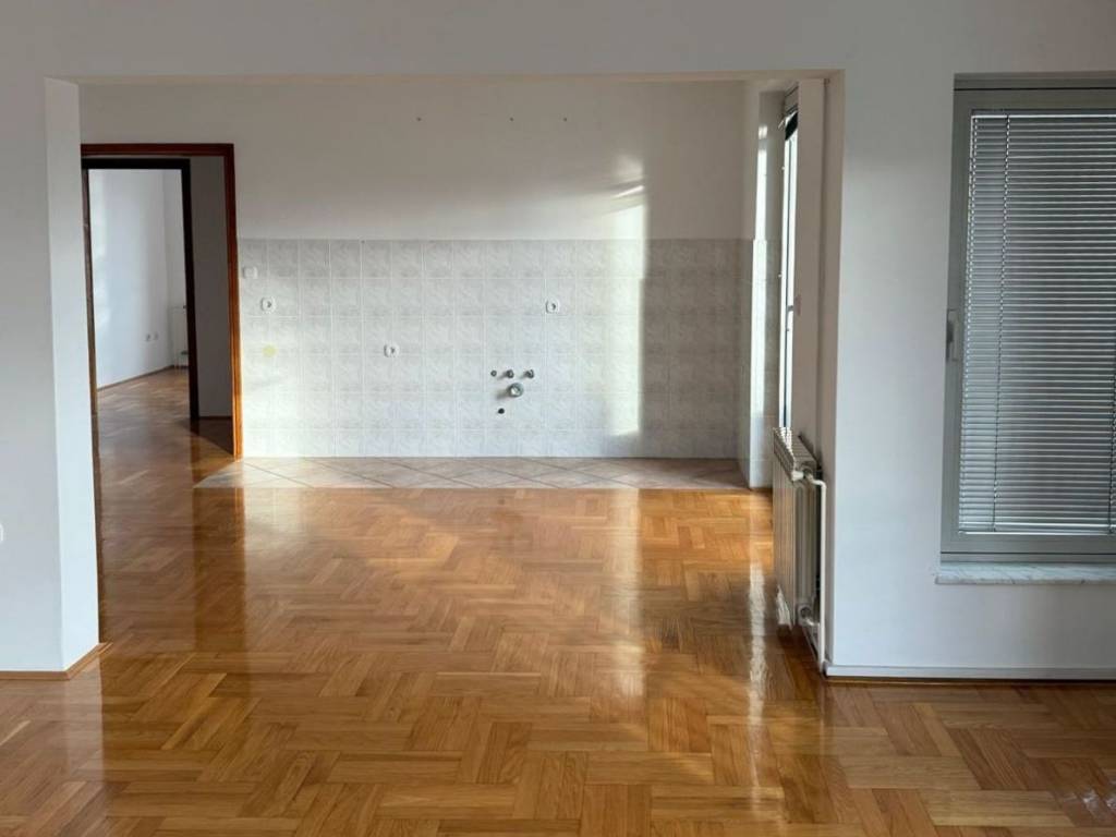 Poslovna zgrada, Najam, Zagreb, Stenjevec