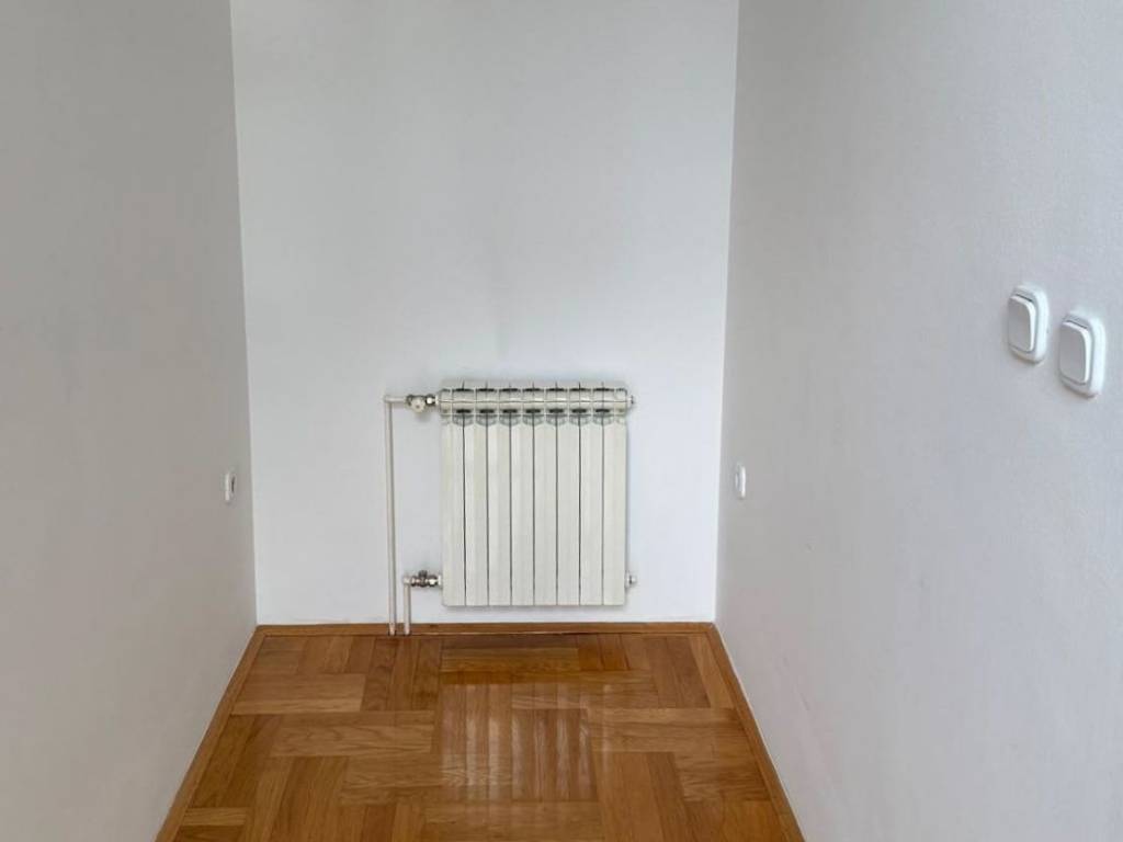 Poslovna zgrada, Najam, Zagreb, Stenjevec