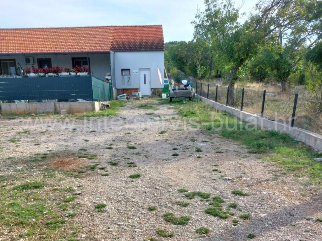 Dvojna kuća, Prodaja, Šibenik - Okolica, Radonić