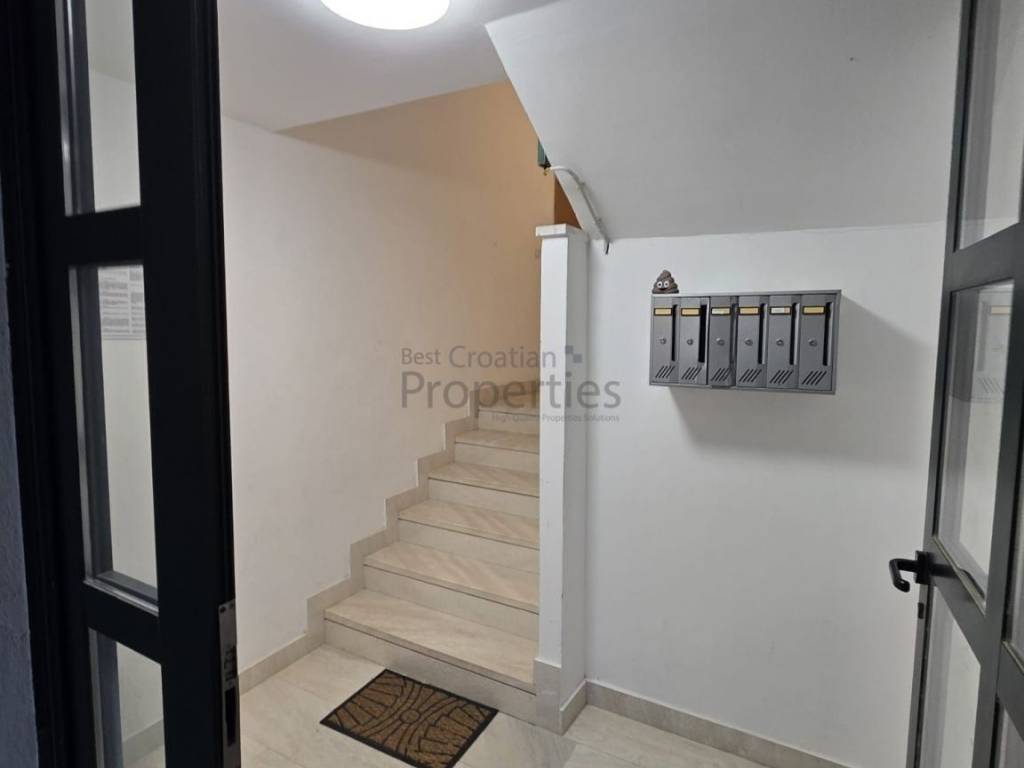 Stan u zgradi, Prodaja, Nin, Zaton