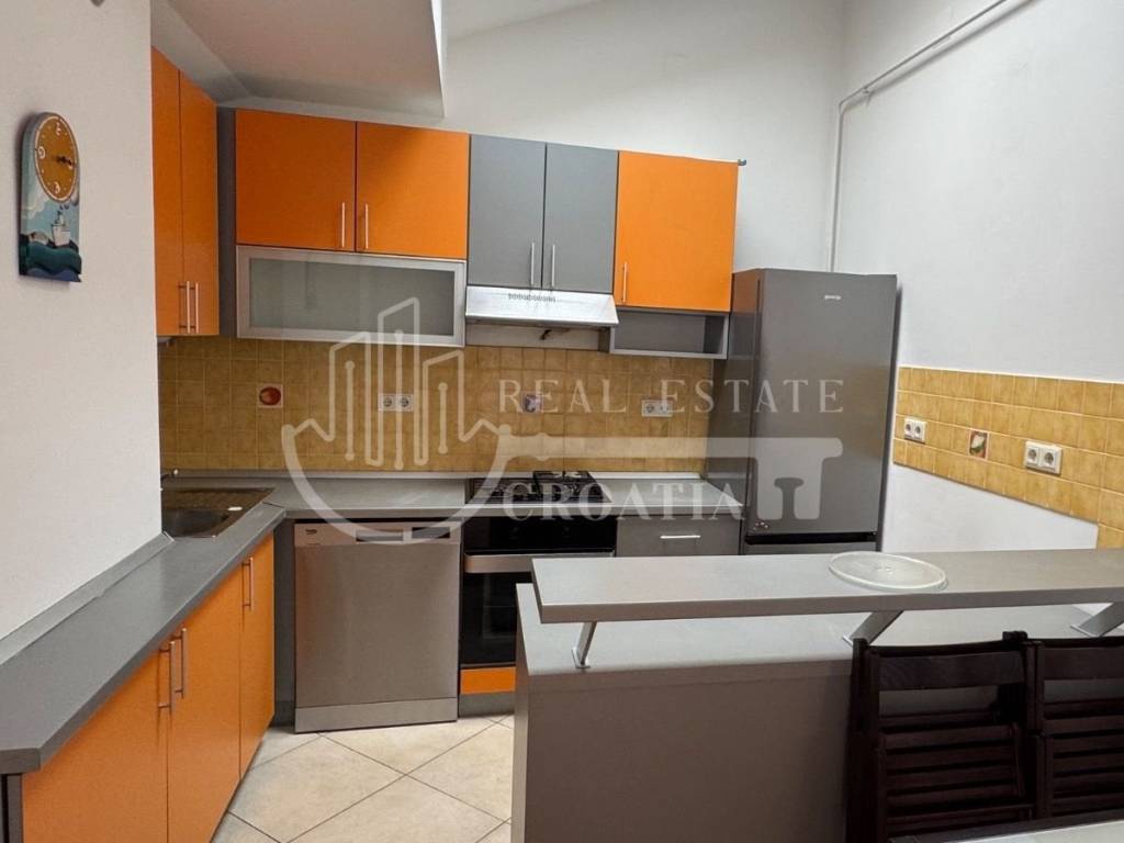 Stan u zgradi, najam, Zagreb,Špansko