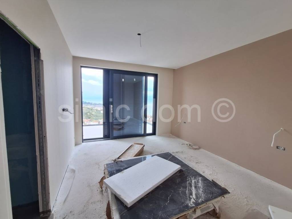 Vila, Prodaja, Dugi rat, Dugi Rat