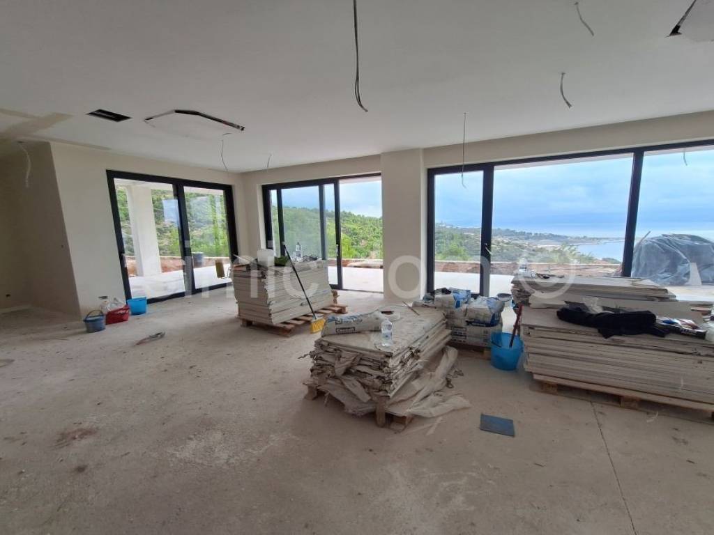 Vila, Prodaja, Dugi rat, Dugi Rat