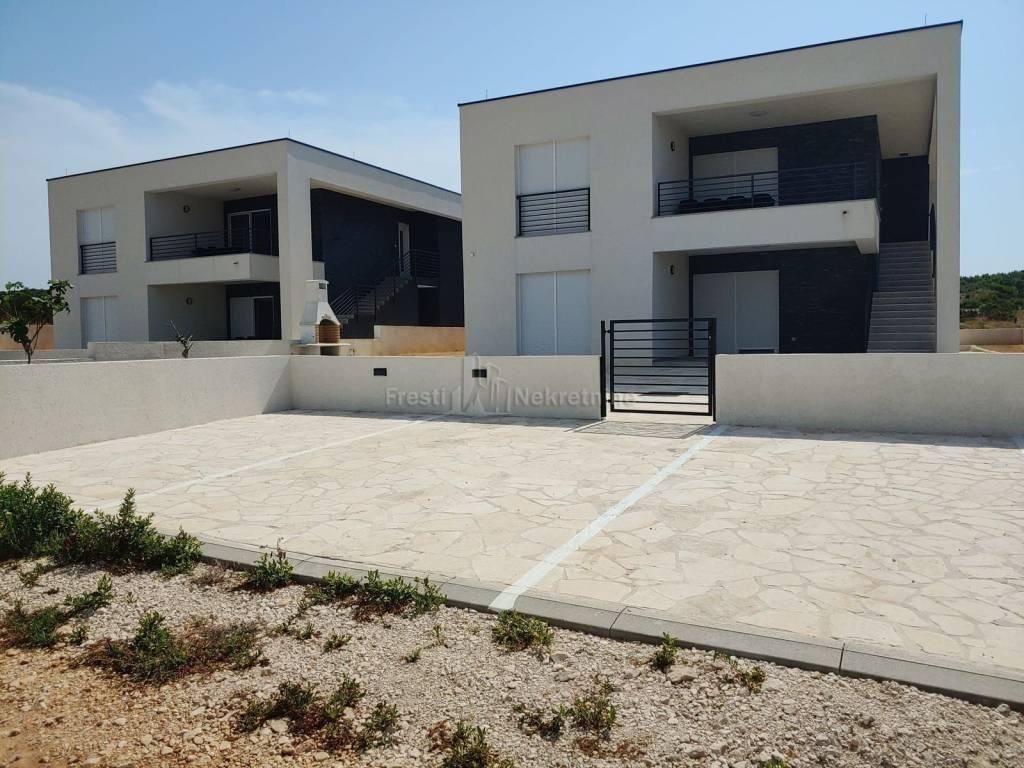 Apartmanska kuća, Prodaja, Ražanac, Ražanac